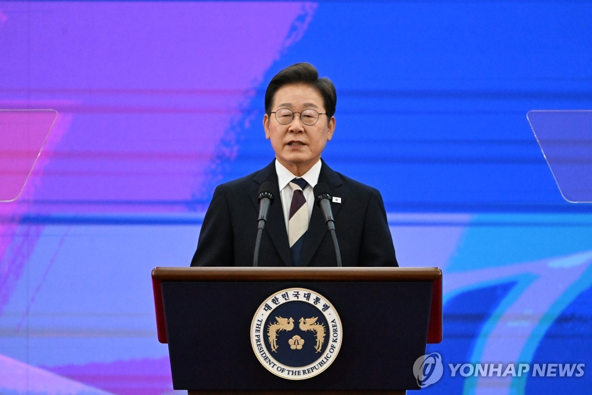 李在明4日上午在第21届韩国总统就职宣誓仪式上宣誓就职。（图片来源：韩联社）