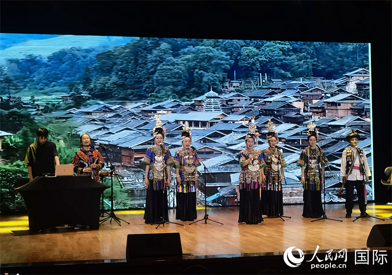 图为艺术家们在“对话·知音——音乐连接世界”音乐会现场表演。人民网记者 沈小晓摄