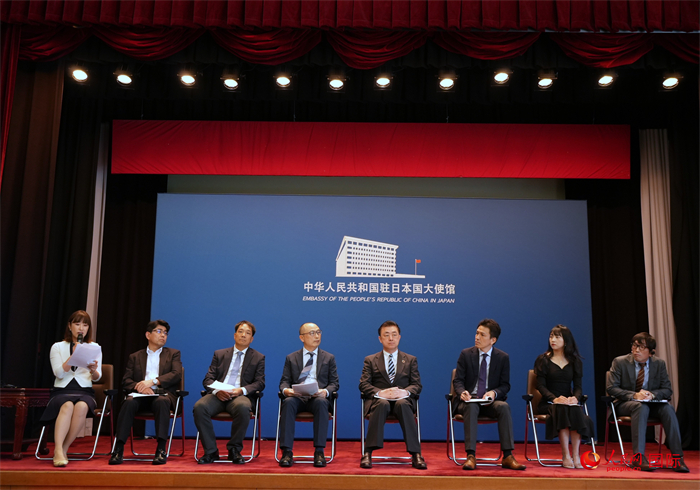 中日媒体和内容创作者代表参与沙龙交流。人民网 许可摄