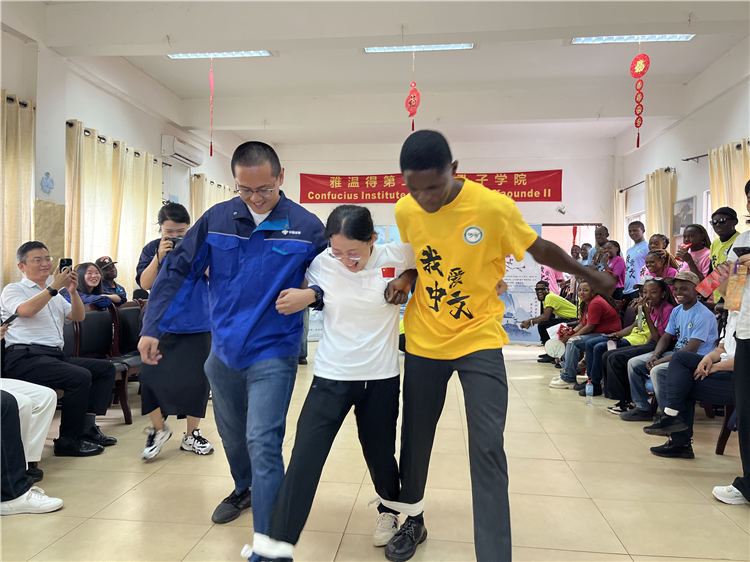 春分合步挑战。尚宛蓉摄