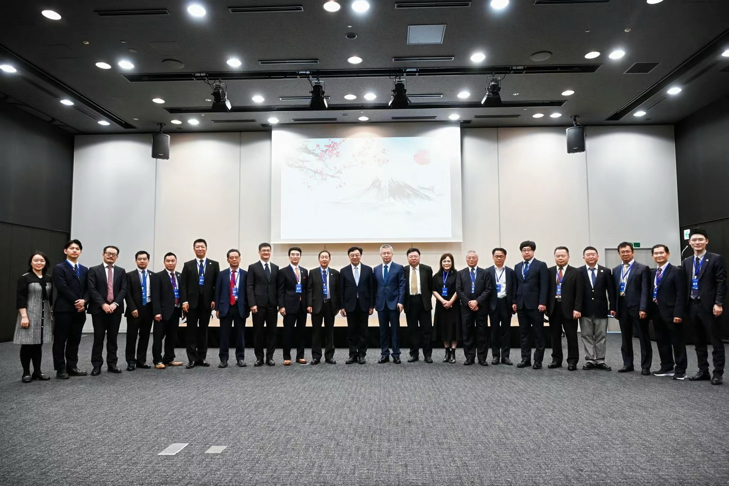 中共海南省委书记、省人大常委会主任冯飞接见日本侨界代表。全日本中华青年联合会供图
