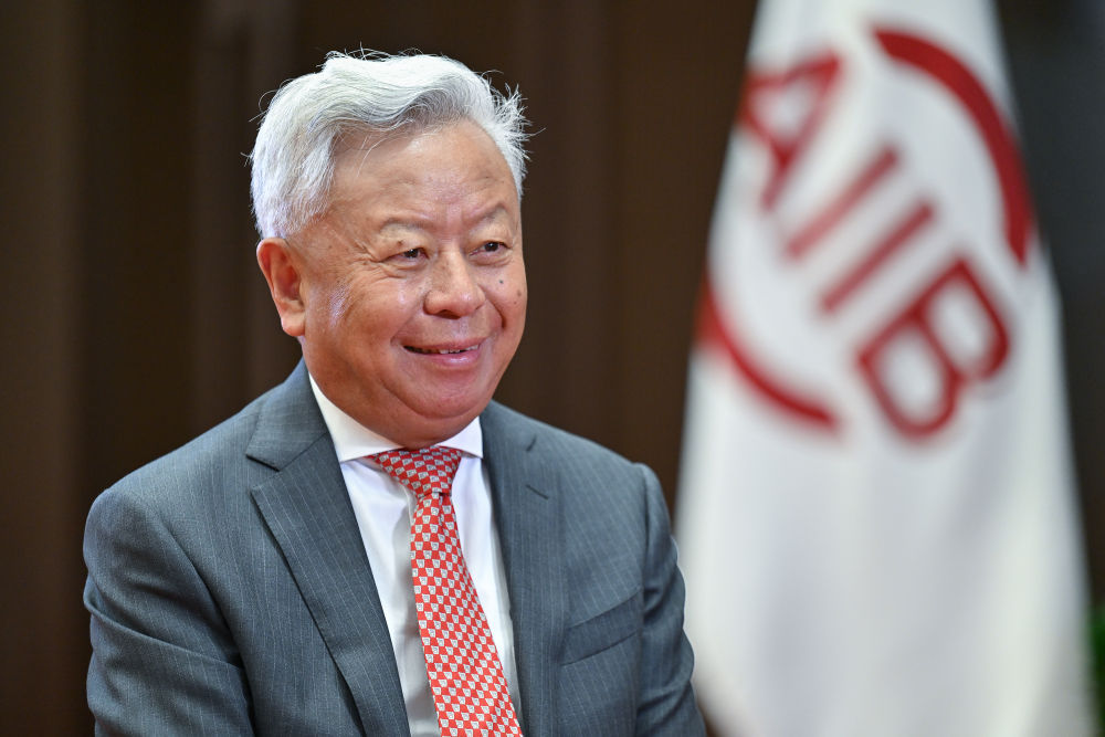 2025年6月20日，亚投行行长金立群在北京亚投行总部接受新华社记者专访。新华社记者 李鑫 摄