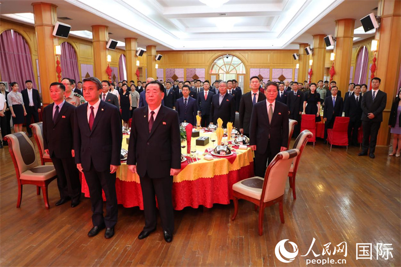 当地时间7月9日，中国驻朝鲜大使王亚军在使馆举行纪念《中朝友好合作互助条约》签订64周年招待会。人民网记者刘融摄