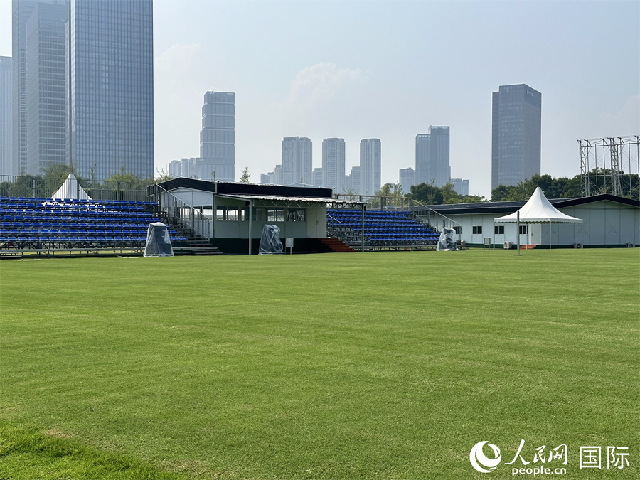 2025年成都世运会浮士德球比赛场地。 人民网 孙书宇摄