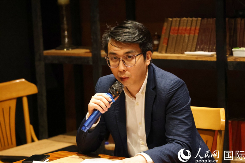 里约和统会会长林非凡在座谈会上致辞。人民网记者 陈海琪摄
