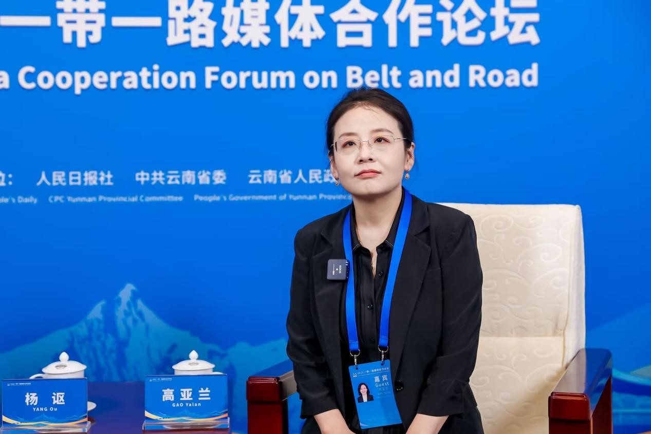 图为高亚兰接受专访