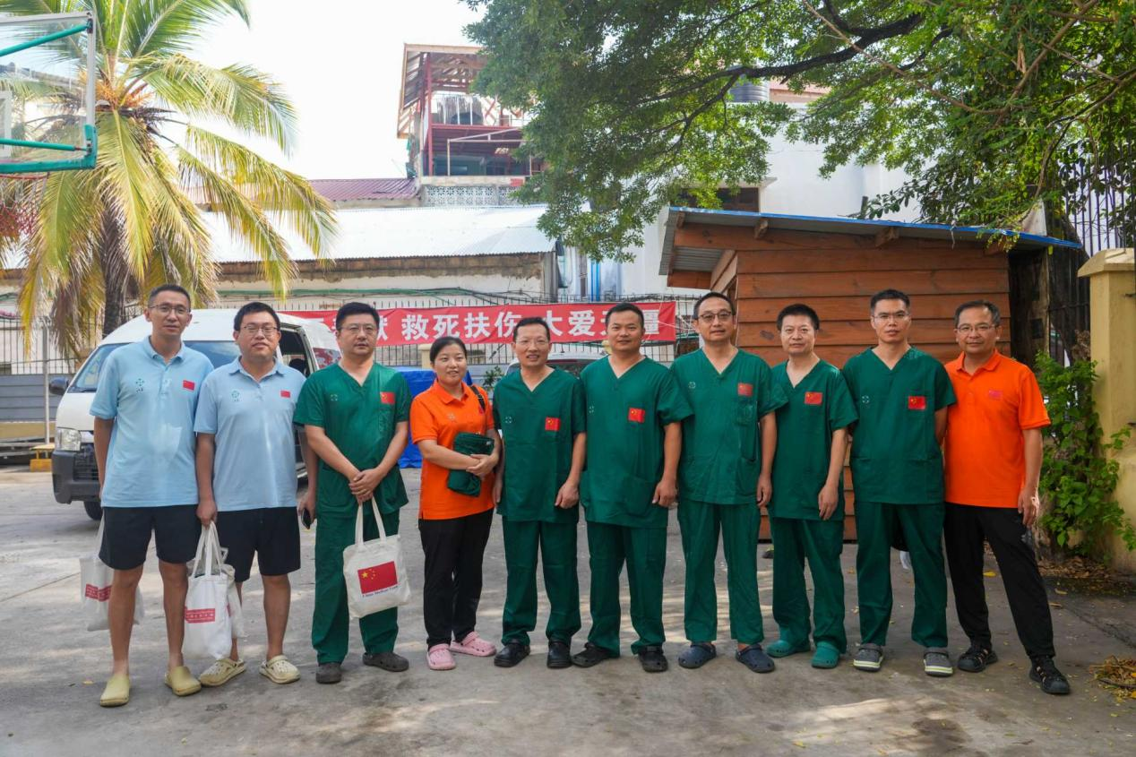 中国援桑医疗队接力救治当地患者