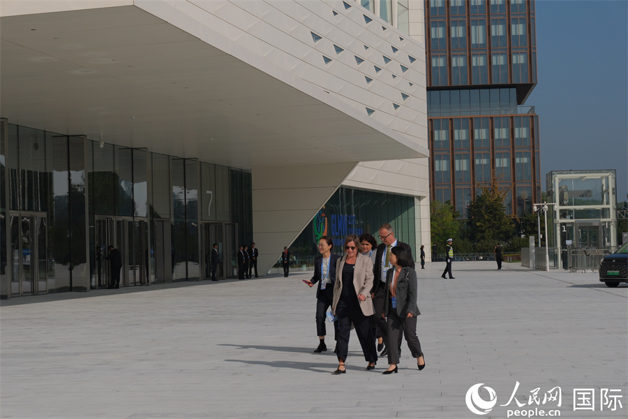 全球妇女峰会现场。人民网记者 宋美琪摄