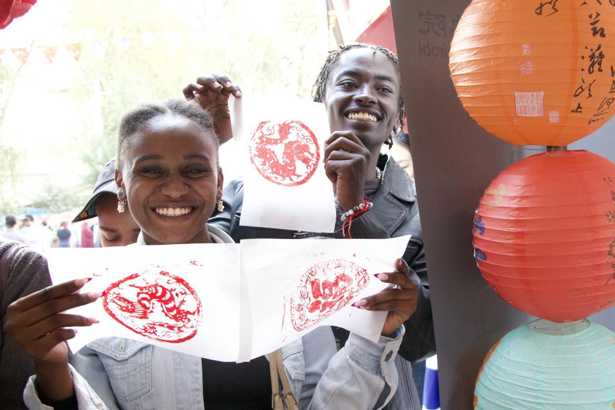 暖场活动现场。内罗毕大学孔子学院供图