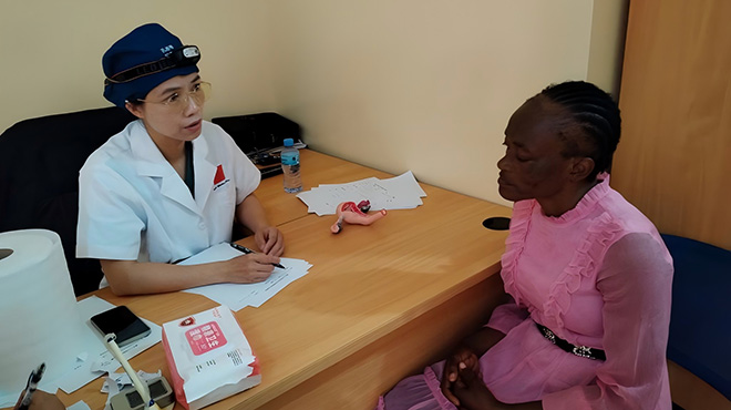 中国援赤道几内亚医疗队开展义诊
