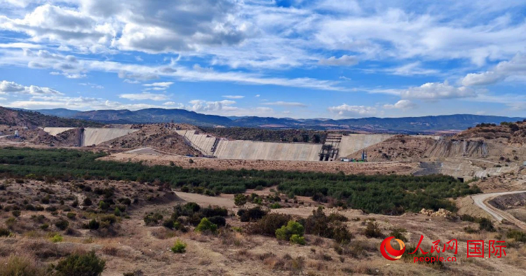 “大坝给我们带来发展希望”