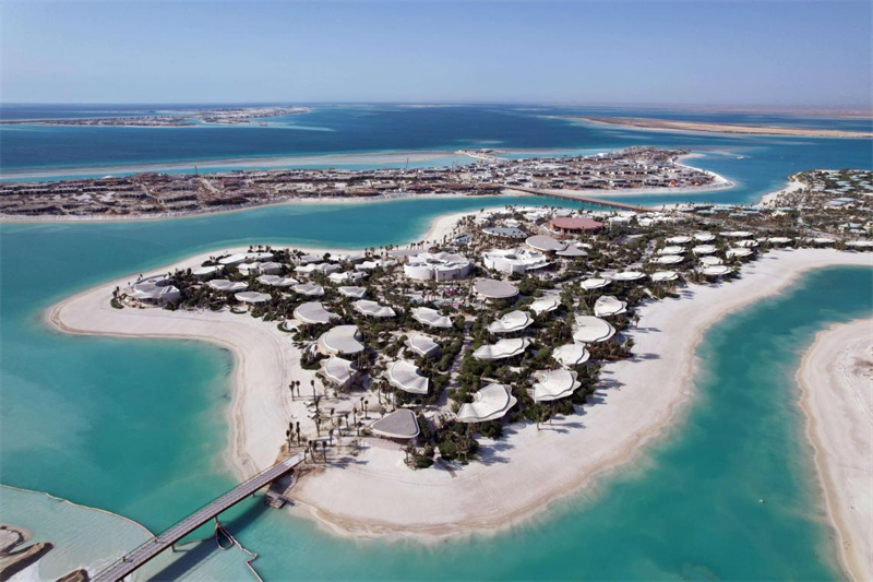 “鱼类重回珊瑚丛，表明生态已经恢复”