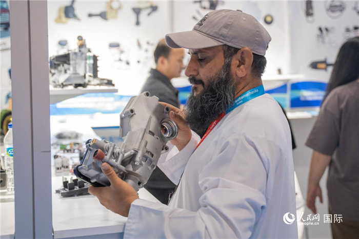 迪拜汽车配件展举行