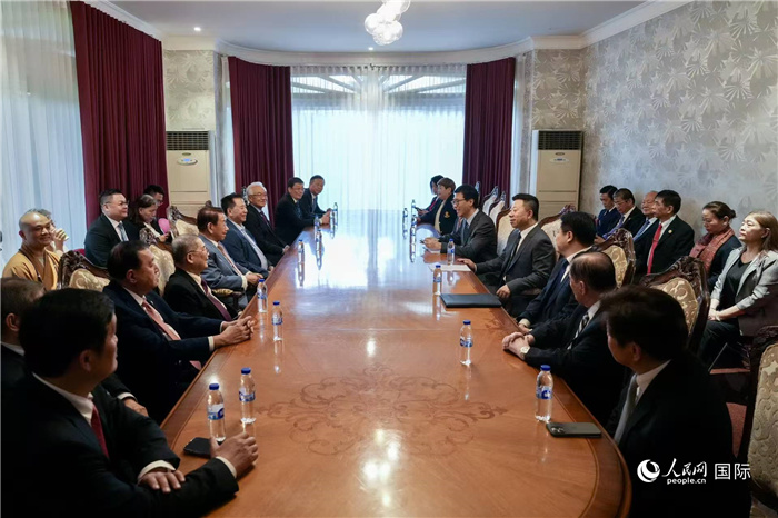 中国驻菲律宾大使井泉与菲律宾华社团体代表座谈。人民网记者 樊帆摄