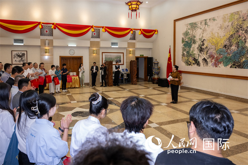 中国驻缅甸大使馆举行“温暖迎春·共庆中国年”新春礼包发放仪式