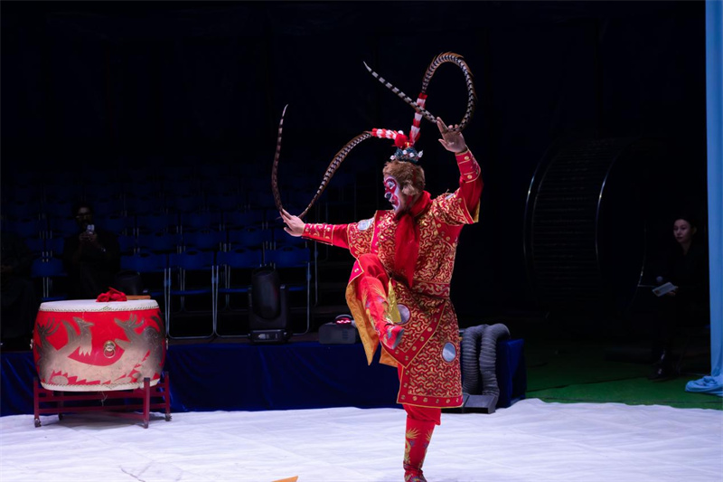 “国潮灯影Live秀”亮相科威特