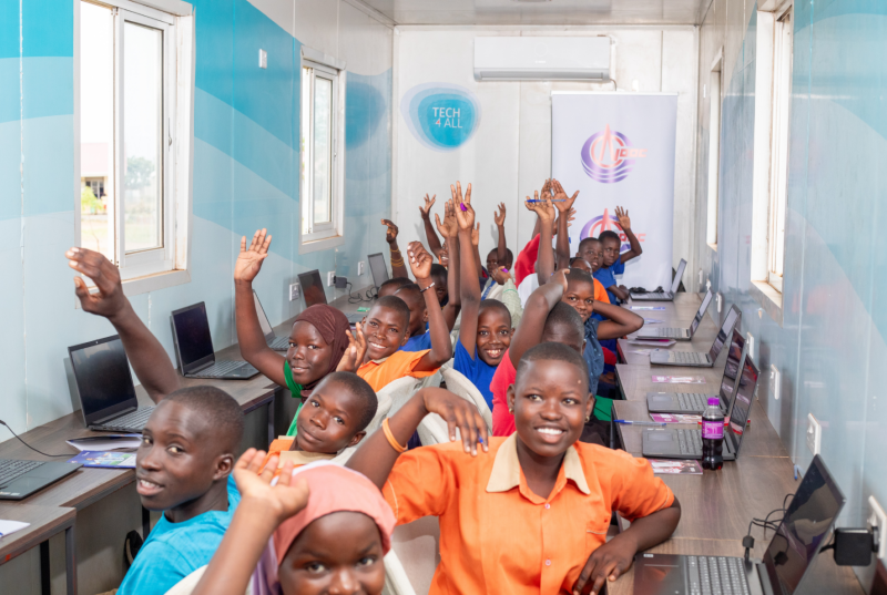 中国海油联合华为组织AI课程进入油田布胡卡小学。中国海油供图