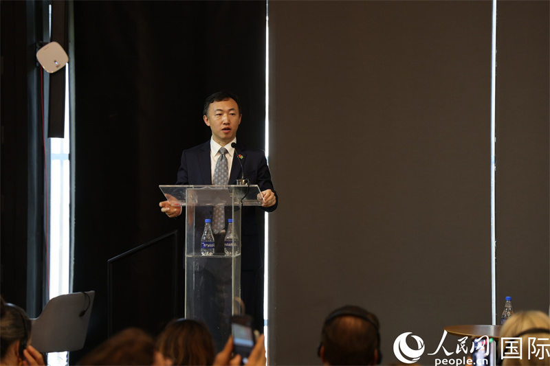 中国驻里约热内卢总领馆副总领事王海涛致辞。人民网实习生 侯天泽摄