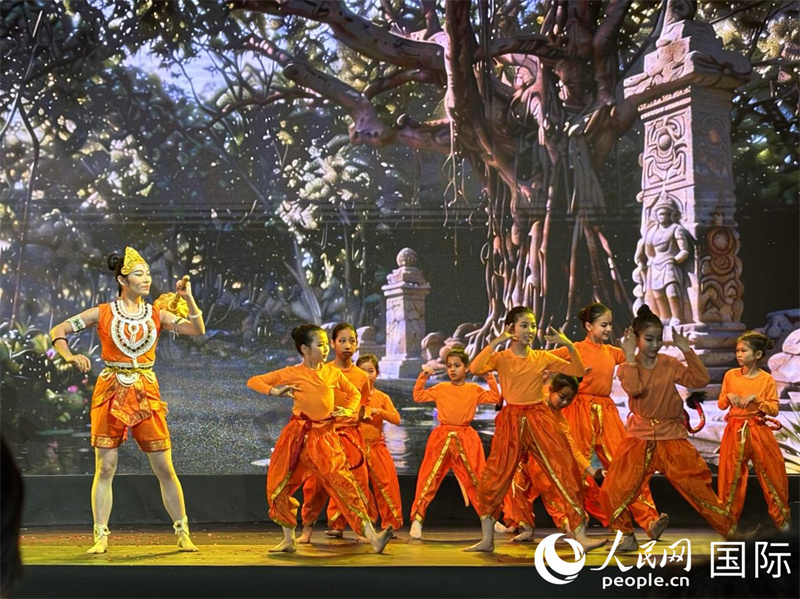 3月28日,婆罗多舞剧《天启之诗》现场。 人民网 高文潇摄