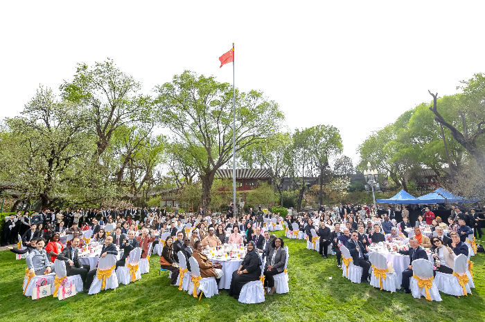 4月3日，2026年海棠花荟暨海棠诗会活动在北京宋庆龄故居举行。 中国宋庆龄基金会供图