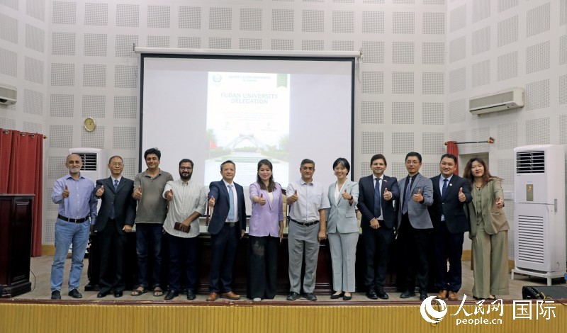 （5月18日，复旦大学代表团在真纳大学举办“留学复旦”招生宣讲会。人民网记者赵益普摄）