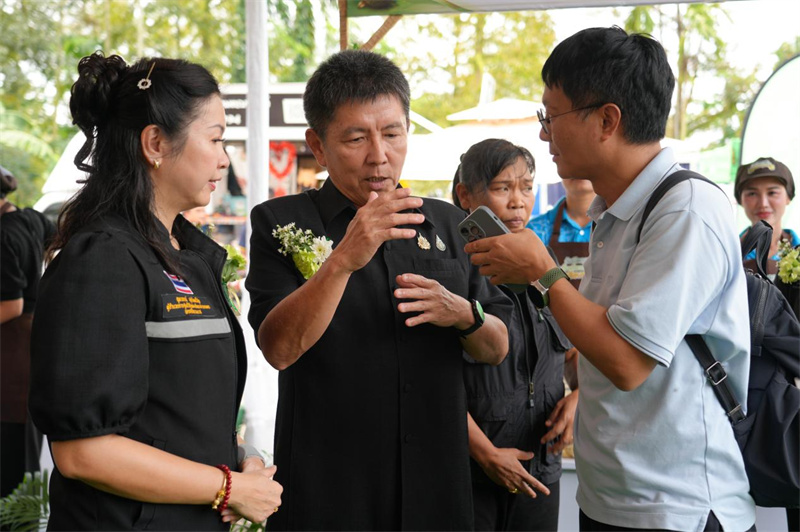 春蓬府府尹天猜·楚吉提维布接受人民网记者专访。阿提塔亚·朱拉布特摄