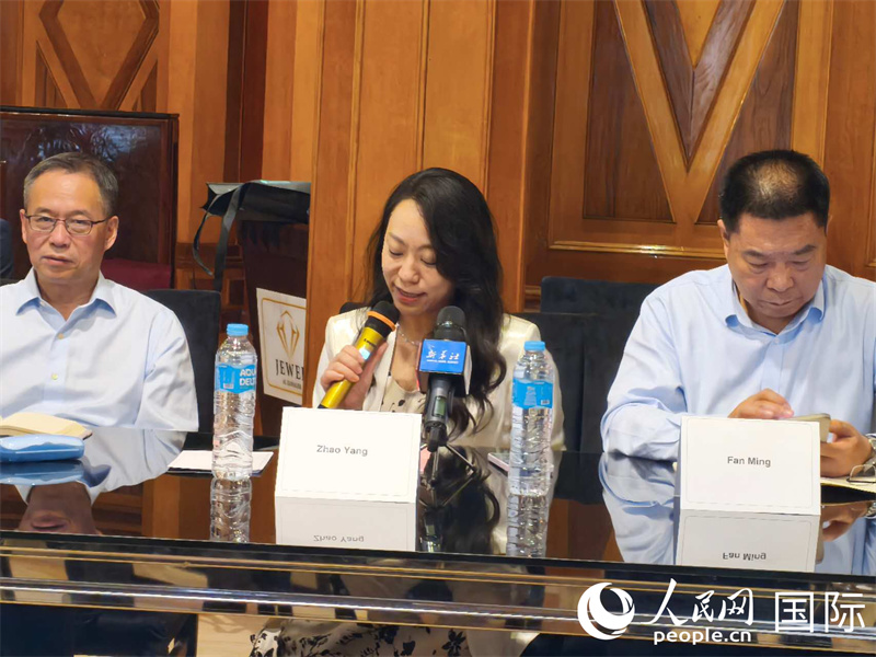 凤凰文艺出版社社长赵阳致辞。 人民网记者黄培昭摄