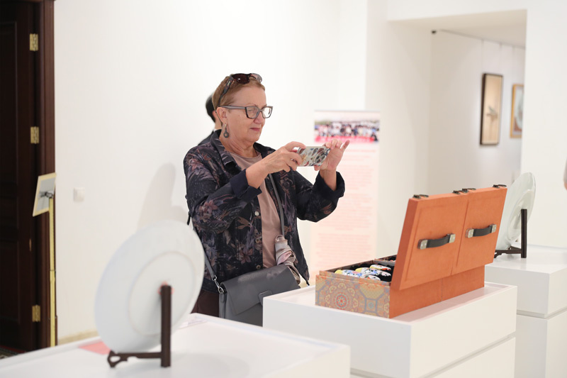 9月10日至15日，“瓷蕴万象”陶瓷艺术展在莫斯科中国文化中心举行。莫斯科中国文化中心