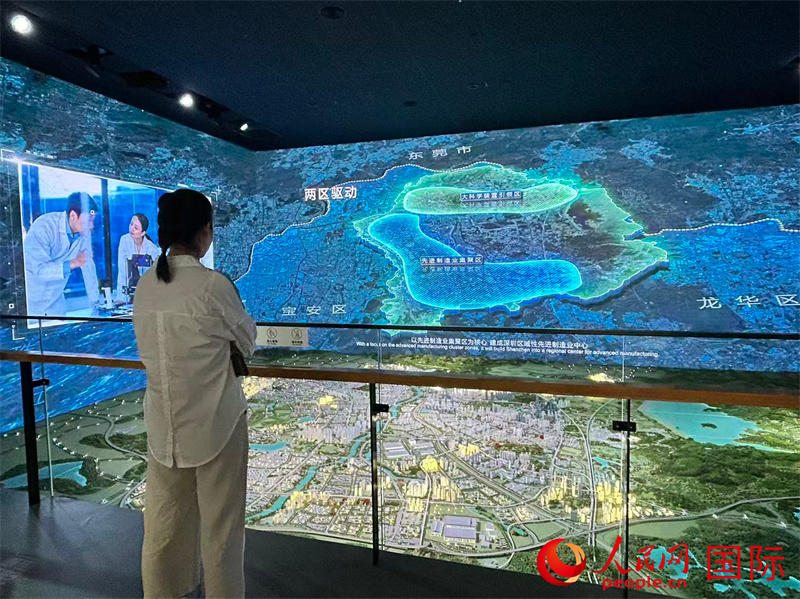 光明区城市规划展览馆展出的城市规划模型。作者供图