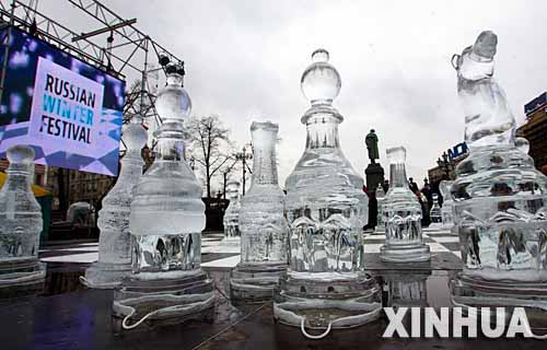 英俄举办奇特国际象棋比赛 棋子都由冰块制作