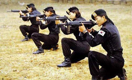 组图:世界女兵大盘点+(10)