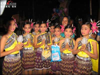 组图:泰国儿童的金色童年 (13)