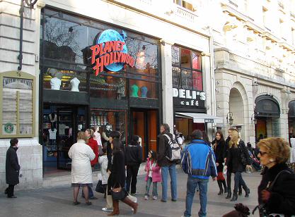 法国:香榭丽舍大街天价租金将吓走麦当劳