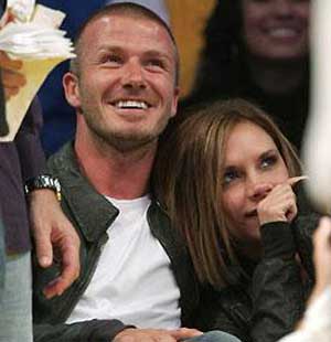 [环球揽胜]最性感25岁美女首富 日本惊现艳照