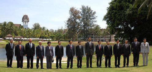 东盟和中日韩特别财长会议通过《亚洲经济金融