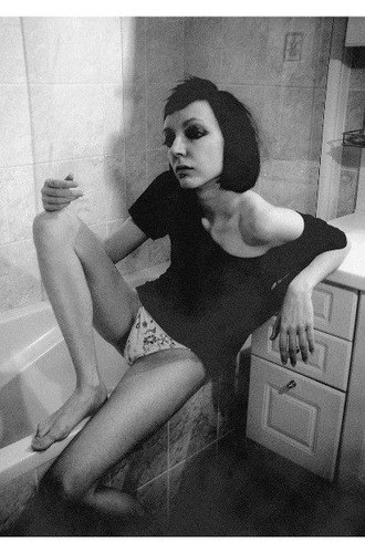 组图:国外<em>非主流美女</em>这样玩自拍