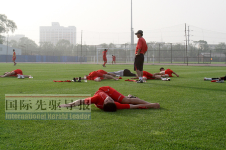 时隔44年再次冲进世界杯 朝鲜足球队赛前写血