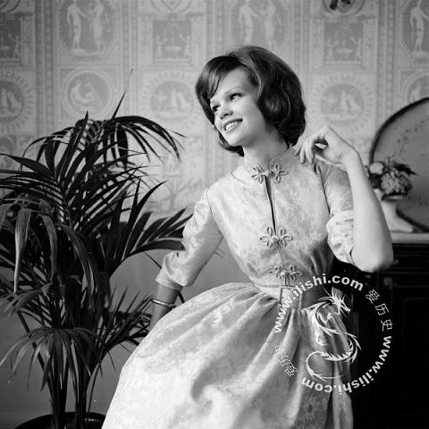 组图:60年代演绎东方旗袍魅力的西洋美女 (3)