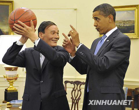 国际观察:奥巴马为何要赠送中国篮球?