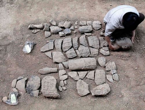 外媒聚焦中国考古新发现 120多个新兵马俑出土