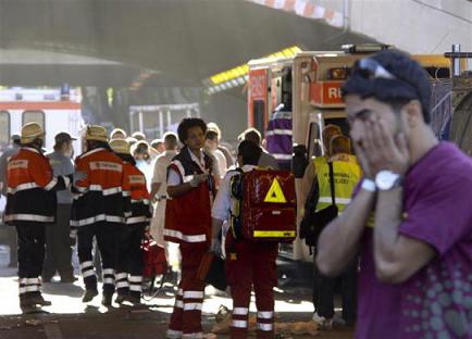 组图:德国音乐节踩踏事故致19人死亡342人受