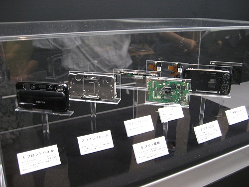 富士胶片发布新一代3D数码相机