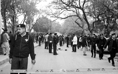 1月4日,巴基斯坦旁遮普省省督萨尔曼·塔西尔在伊斯兰堡遇袭身亡。
新华社记者 晏忠华摄