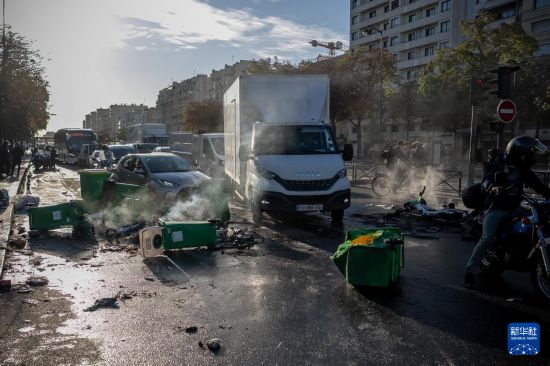 这些大型示威发生在法国的许多地区，抗议减少