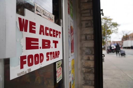 历史最长“停摆”将结束，美国“坏账”继续