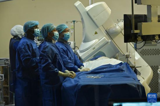 中国医疗队与尼日尔医院联合开展义诊活动