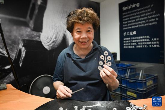 专访丨“希望将更多锡器精品呈现给中国消费者”——访马来西亚皇家雪兰莪董事总经理杨永礼