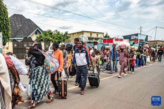 逃离战火的刚果（金）民众
