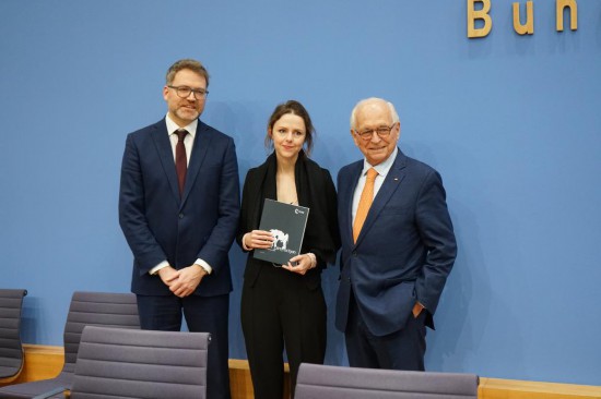 　　这是2026年2月9日在德国柏林拍摄的《2026年慕尼黑安全报告》发布会现场。新华社记者李超摄