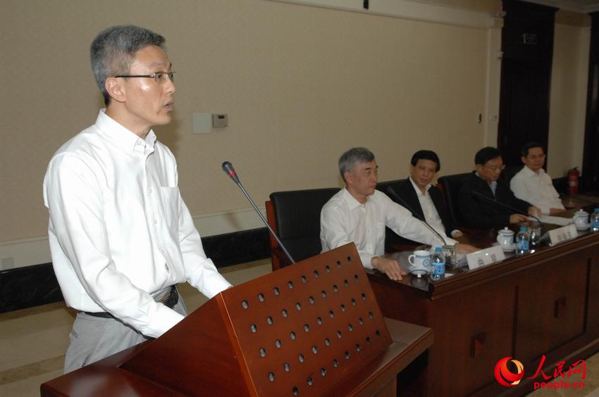 2014��7��29�����磬�Ϻ��ִ����ʹ�ϵ�о�ԺԺ���¶�������һ�����й����������о���������ʽ���´ǡ�    ��Ӱ��������  ������